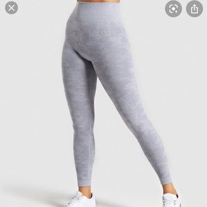 LOOKING FOR GYMSHARK CAMO SEAMLESS LEGGINGS